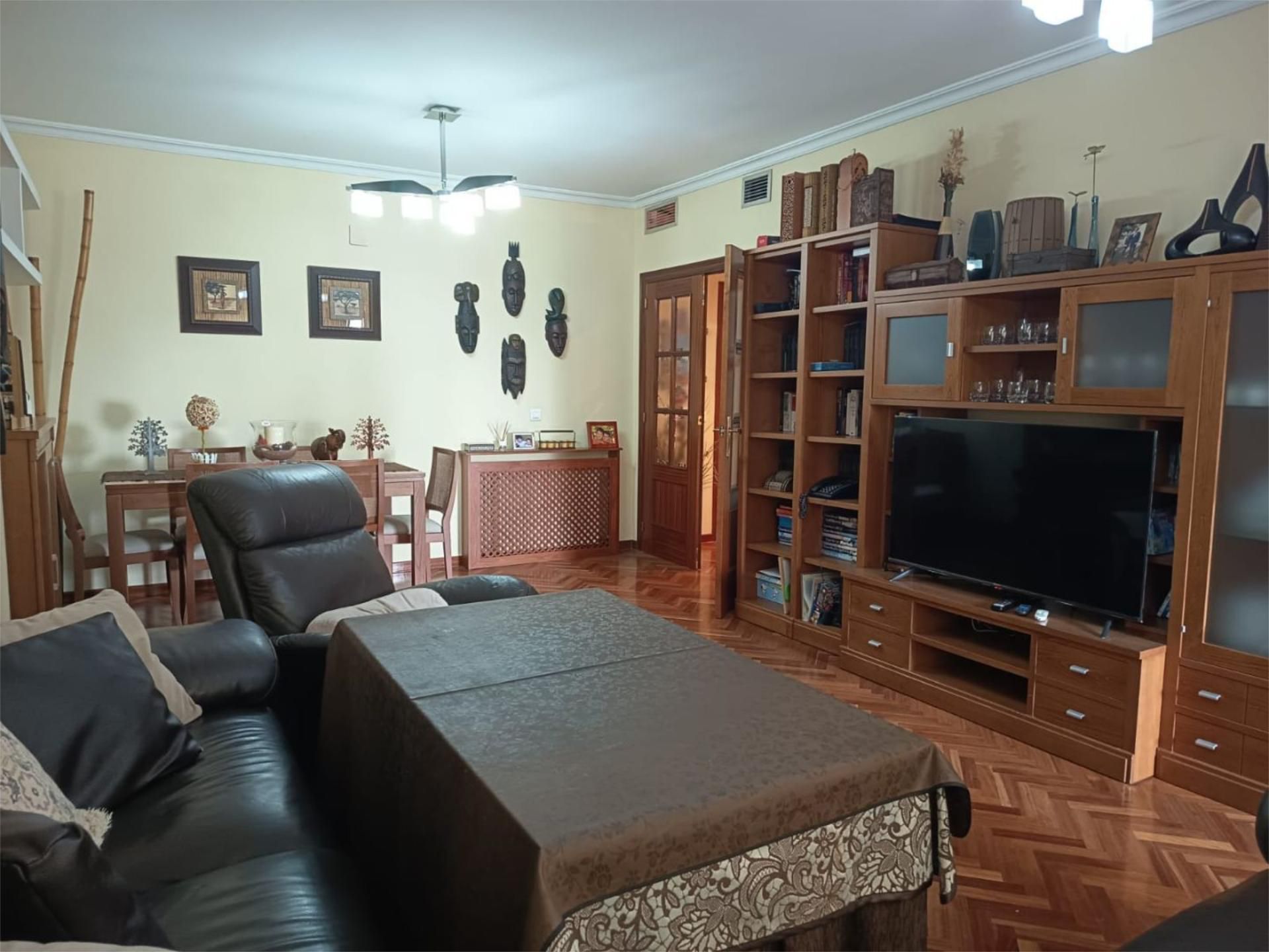 Flat for sale in Calle Doñana, 6, Ruta de la Plata Living room of Flat for sale in Cáceres Capital with Air Conditioner, Parquet flooring and Terrace