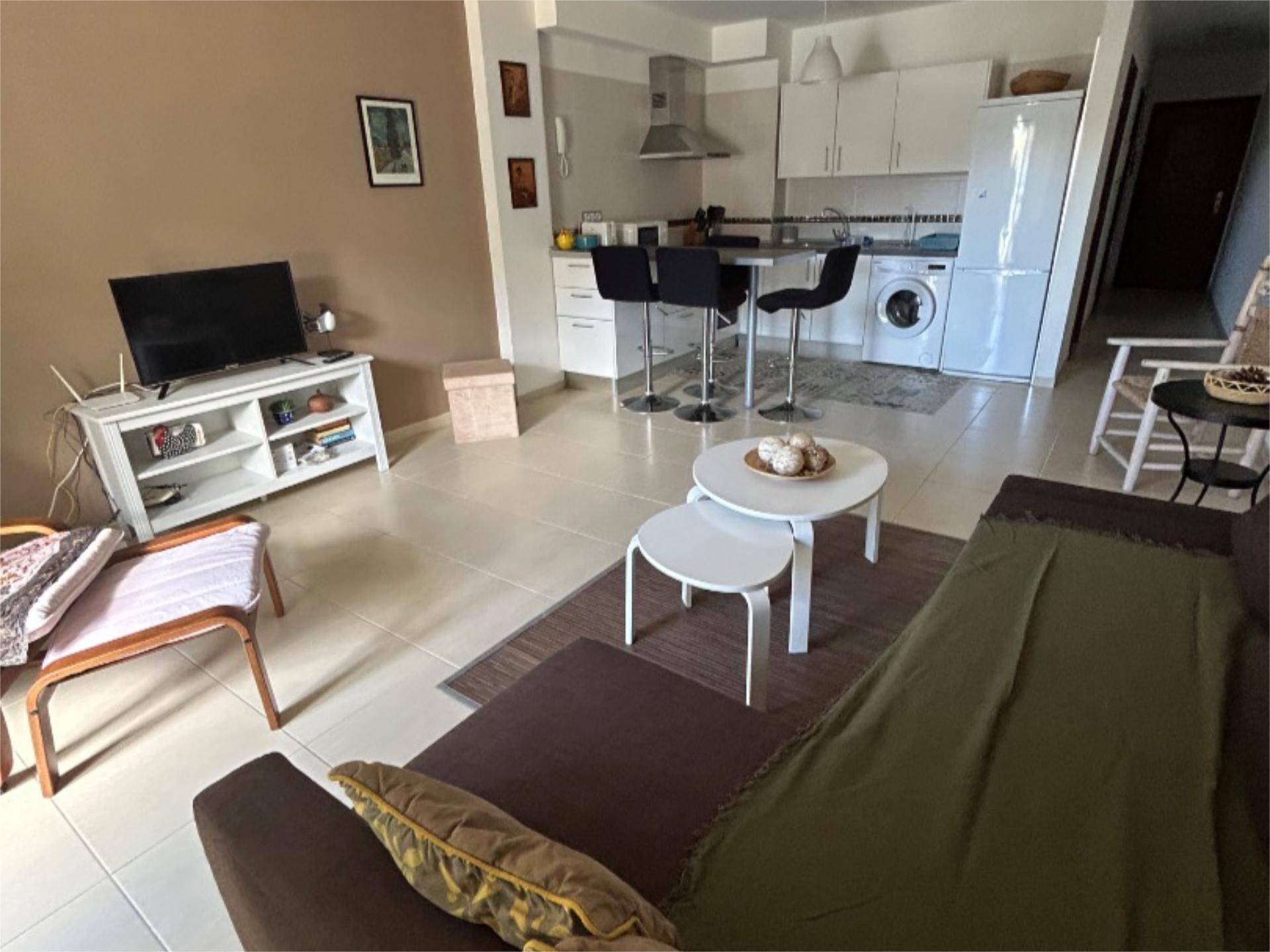 Sala d'estar de Pis de lloguer en San Cristóbal de la Laguna amb Terrassa i Balcó