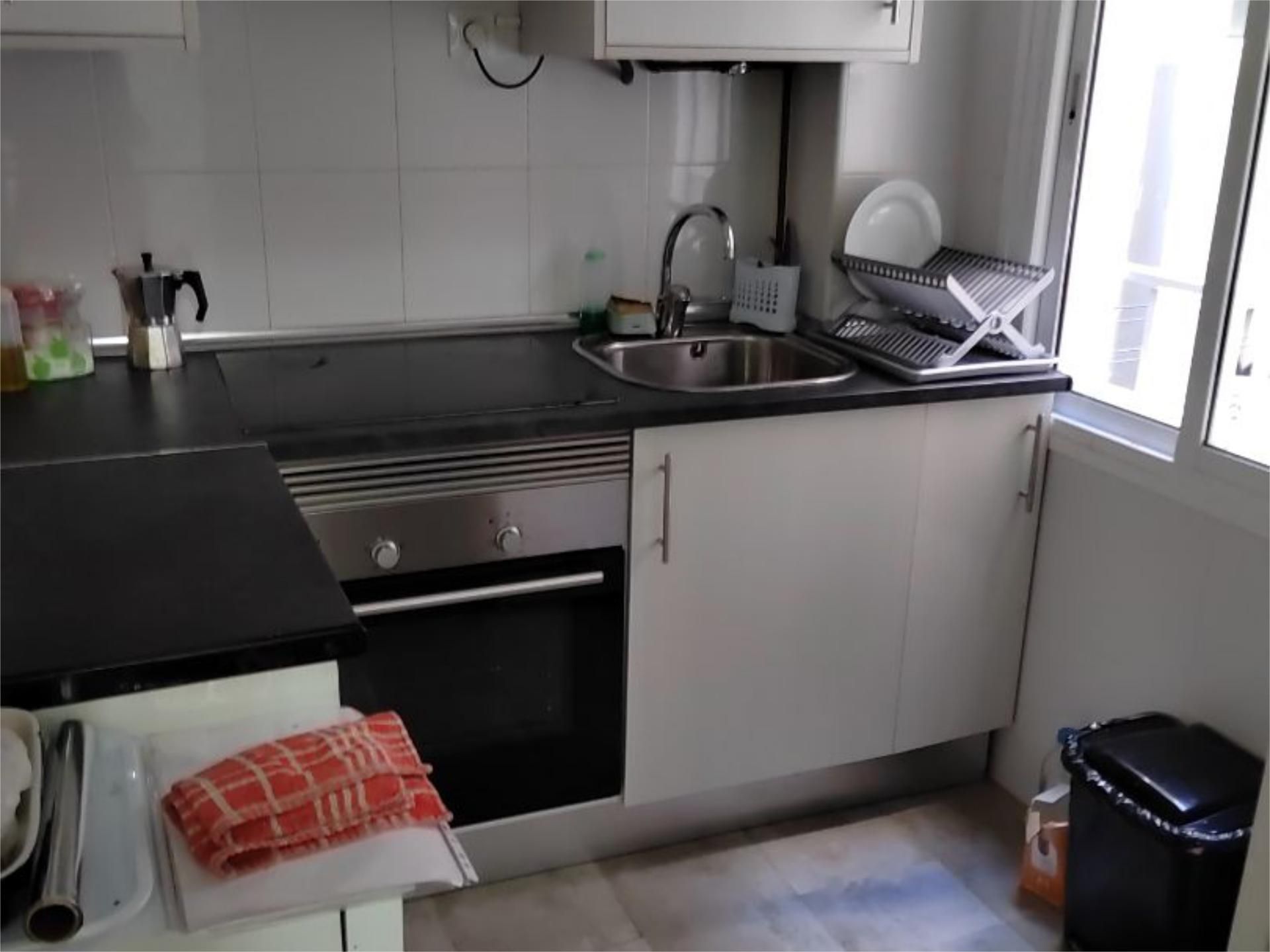 Cuina de Pis de lloguer en  Madrid Capital amb Calefacció, Forn i Rentadora