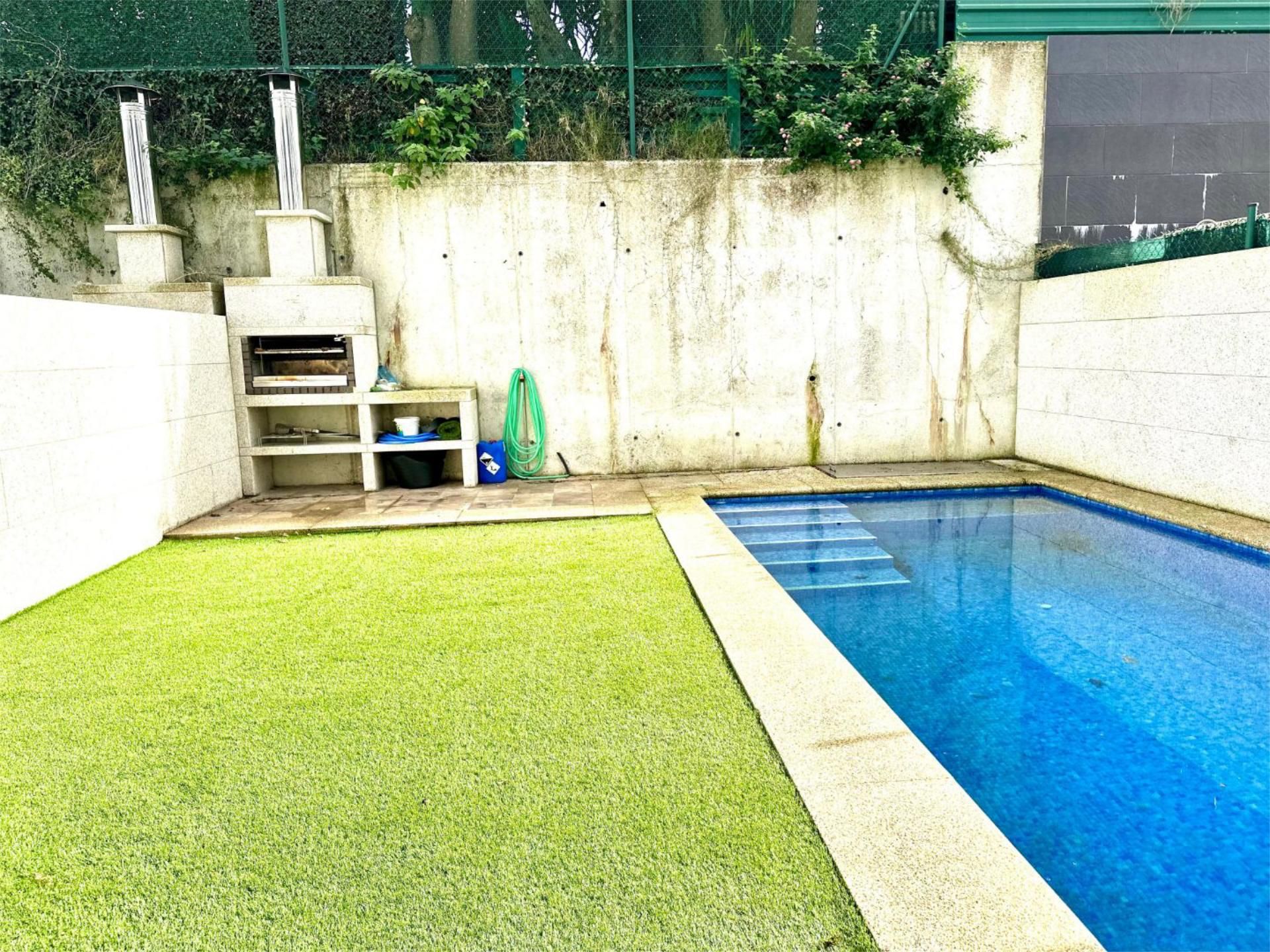 Swimming pool of House or chalet to rent in Vilagarcía de Arousa  with Air Conditioner, Heating and Private garden