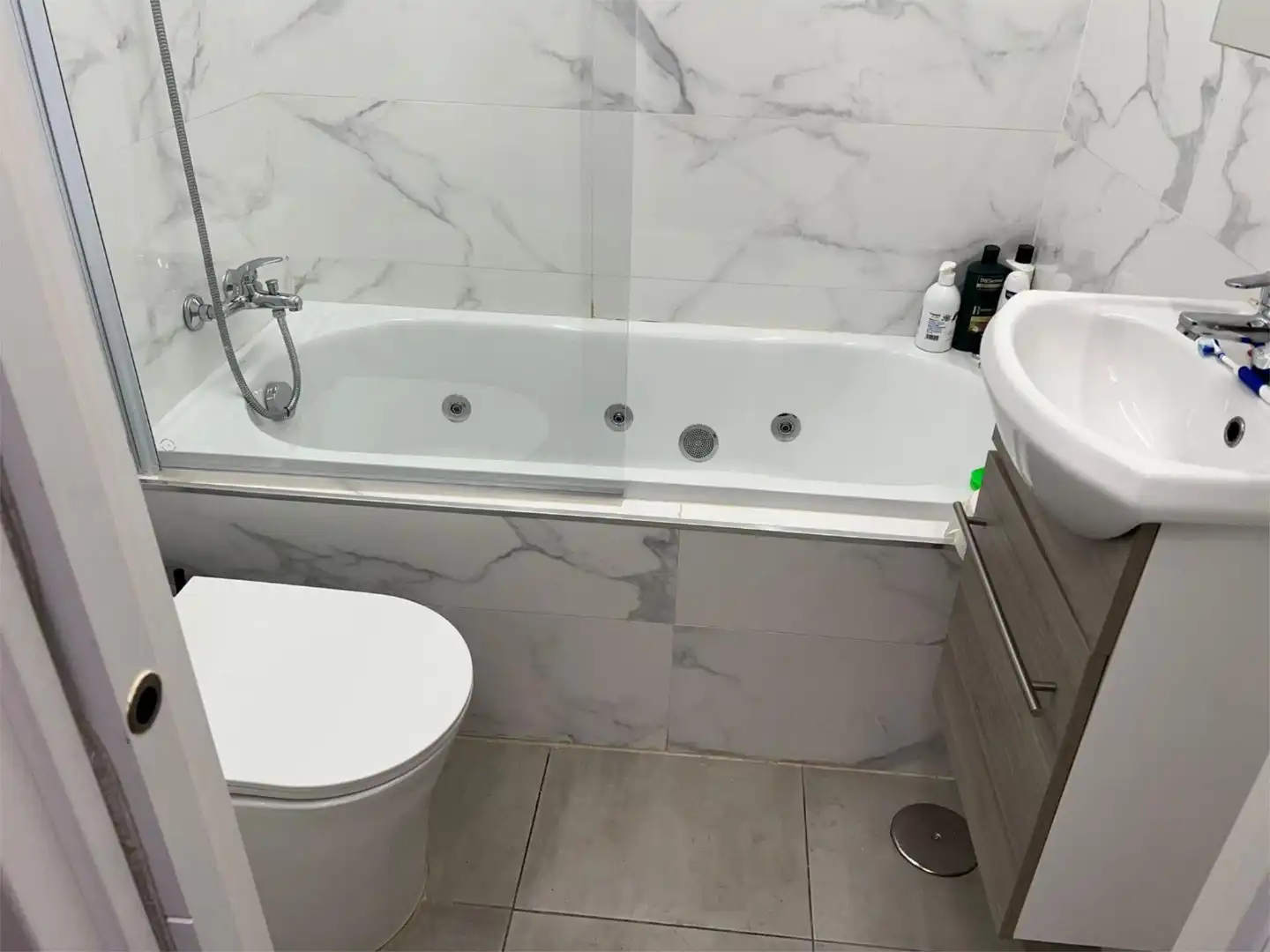 Detached homes for sale in Calle de Bélmez, 50, Entrevías Bathroom of Detached homes for sale in Madrid