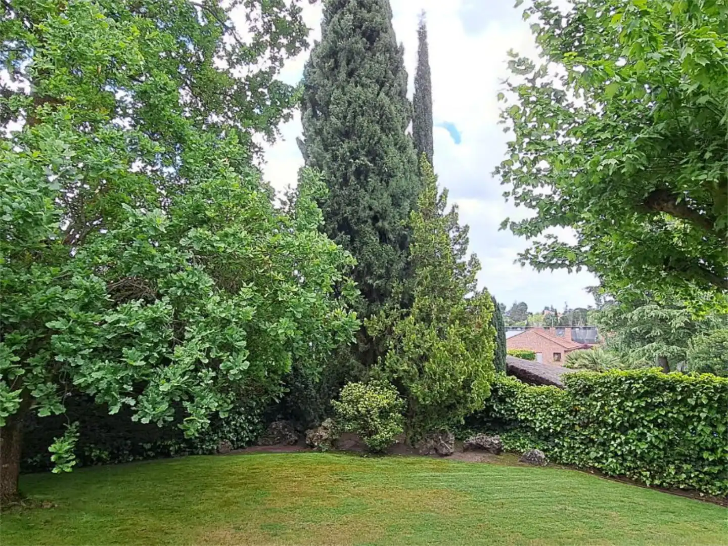 Casa o xalet en venda a Calle Rosa de Los Vientos, 1d, Zona Carretera del Plantío Jardí de Casa o xalet en venda en Majadahonda amb Aire condicionat, Terrassa i Piscina