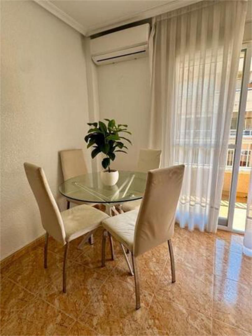Piso de alquiler en Las Viñas
