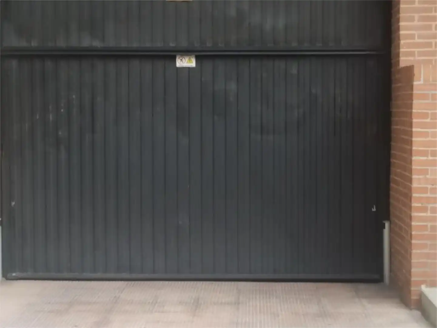 Exterior view of Garage for sale in Madrid