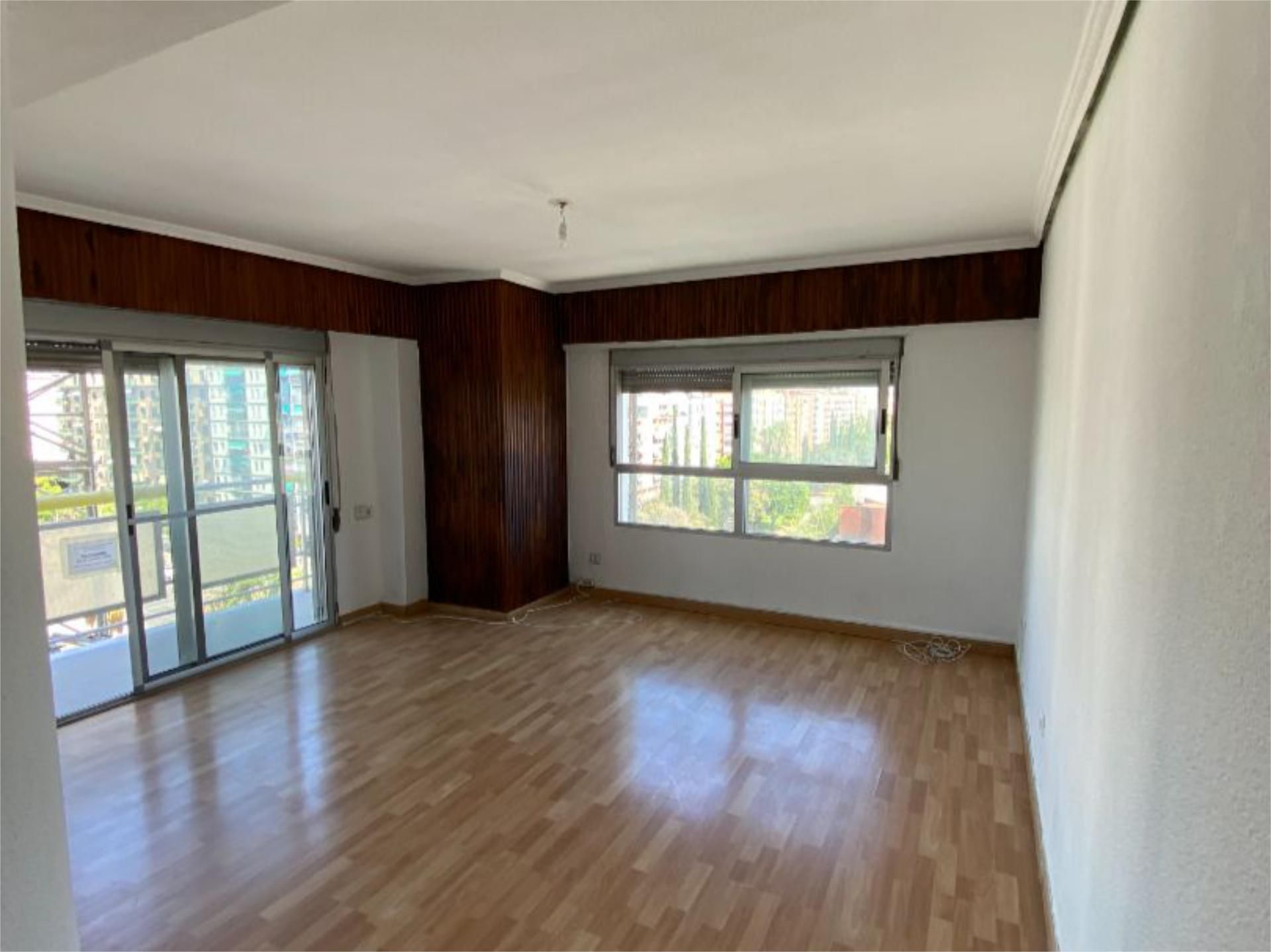 Bedroom of Flat for sale in  Valencia Capital  with Air Conditioner, Parquet flooring and Balcony