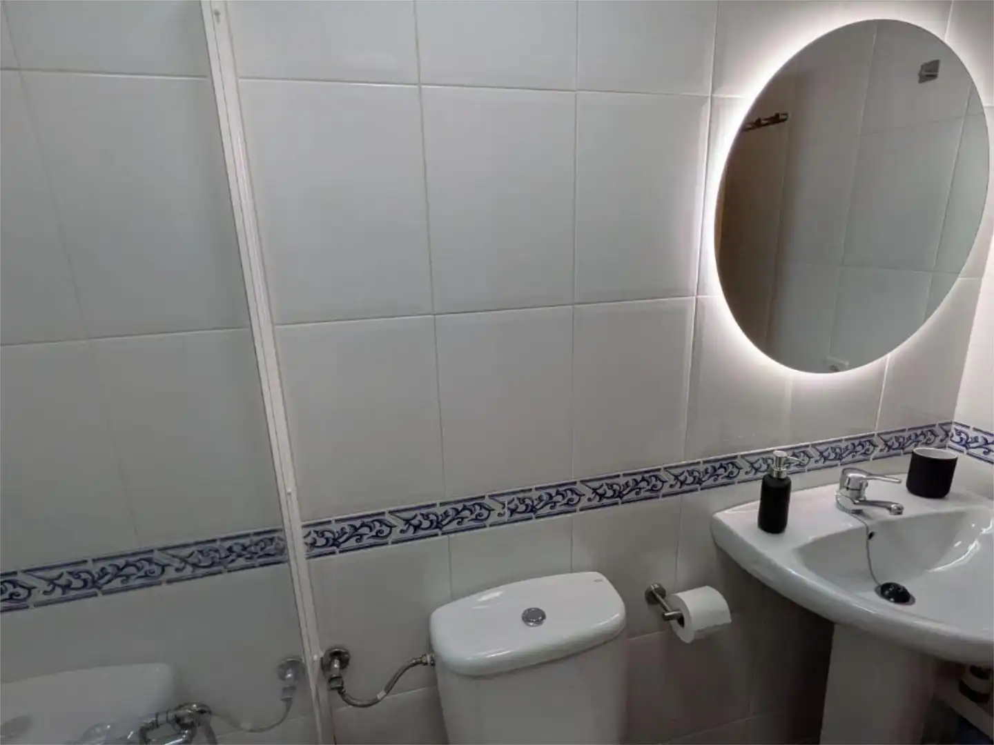 Bathroom of Flat for rent in Rota  with Air Conditioner, Swimming Pool and Furnished