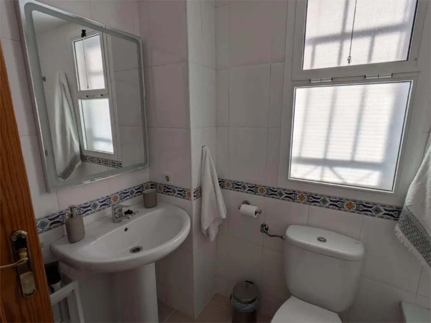 Bathroom of Flat for rent in Rota  with Air Conditioner, Swimming Pool and Furnished