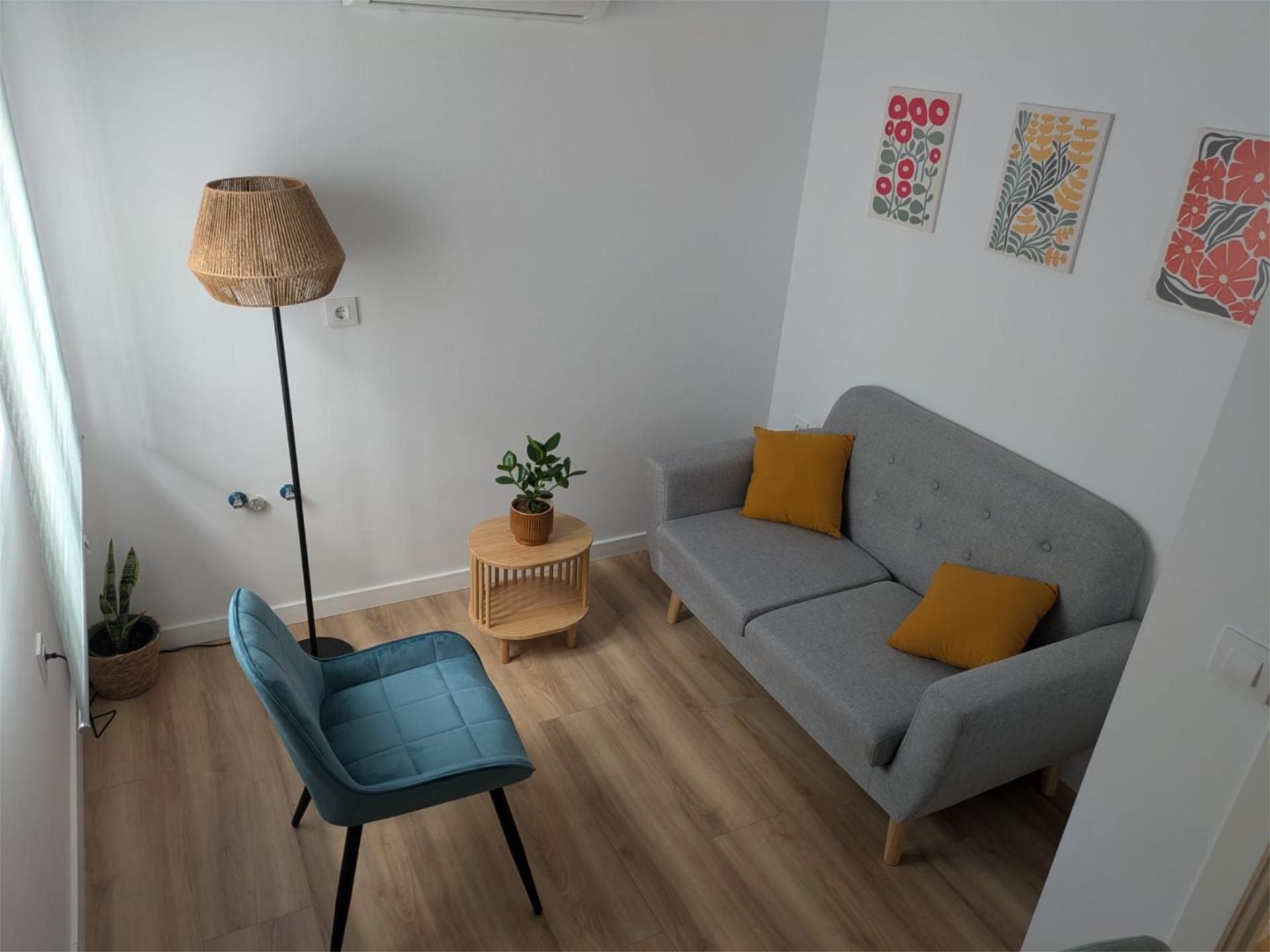 Sala de estar de Oficina de alquiler en  Sevilla Capital