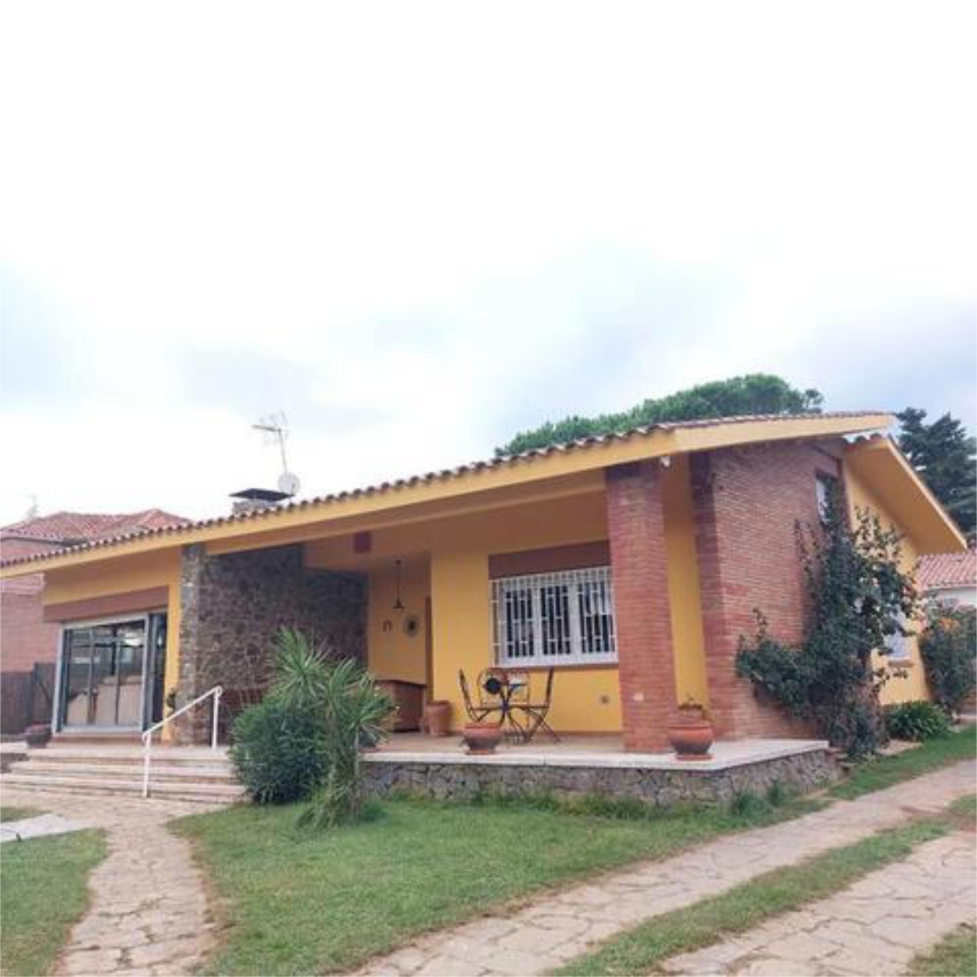 Vista exterior de Casa o xalet en venda en Sant Antoni de Vilamajor amb Piscina