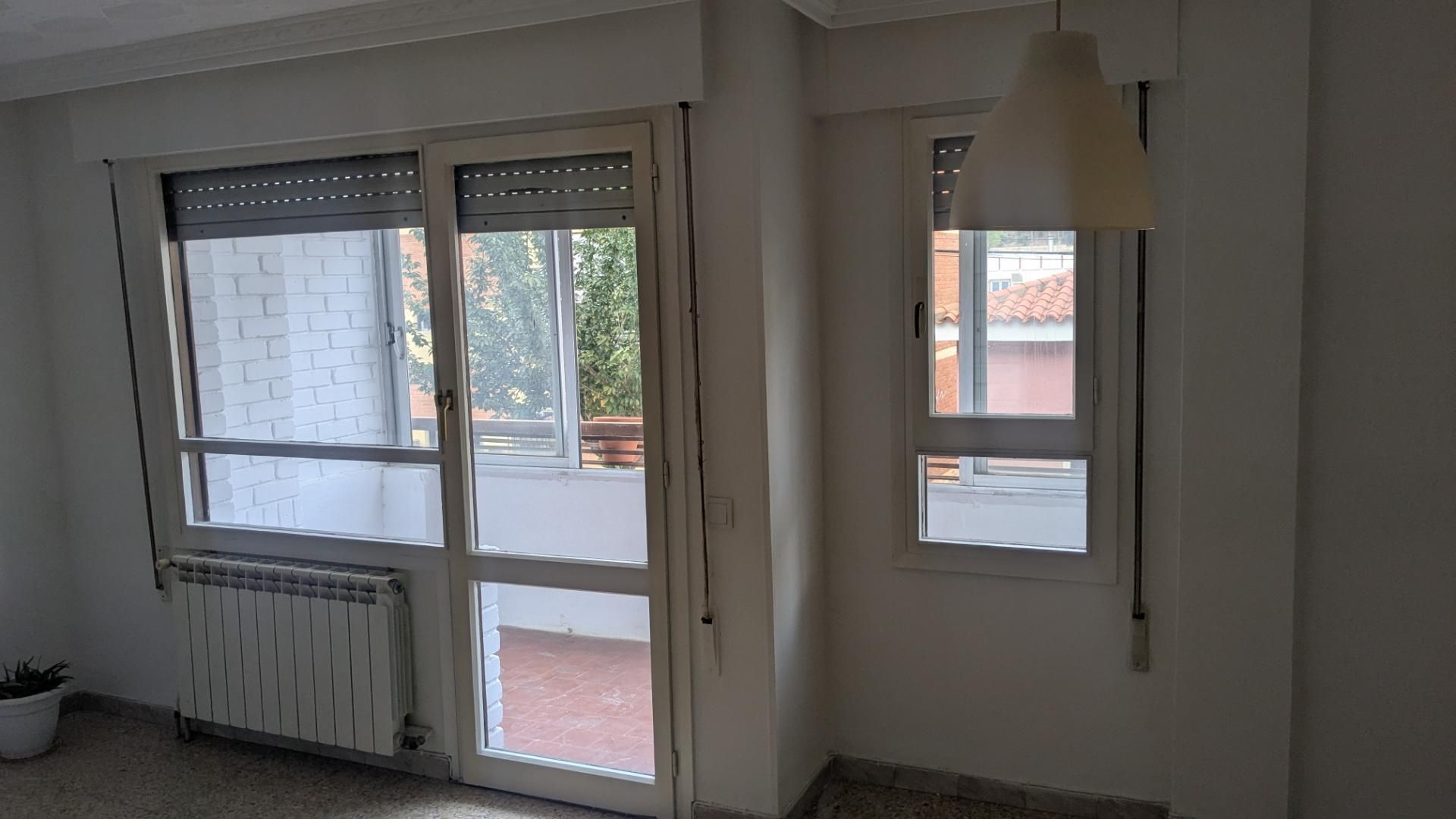 Habitación de Piso en venta en Cuenca Capital con Calefacción, Terraza y Lavadora