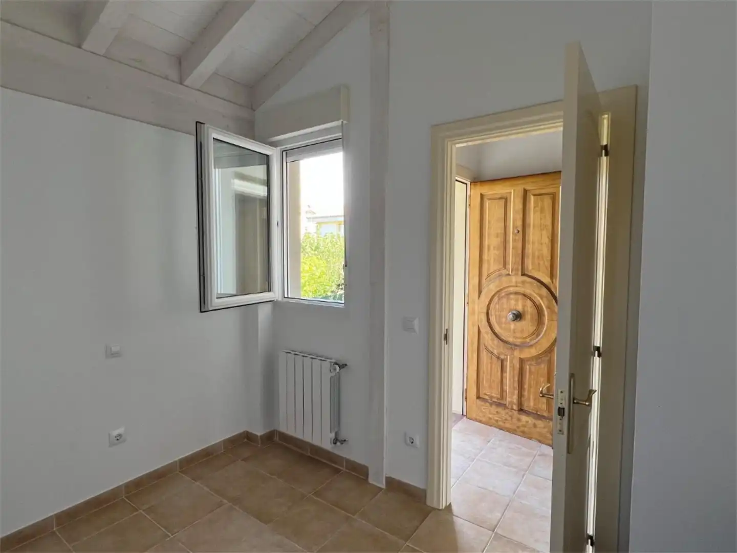 Wohnung zum Verkauf in Barrio Campo Juana, Galizano Wohnung zum Verkauf in Ribamontán al Mar mit Heizung, Privatgarten und Terrasse