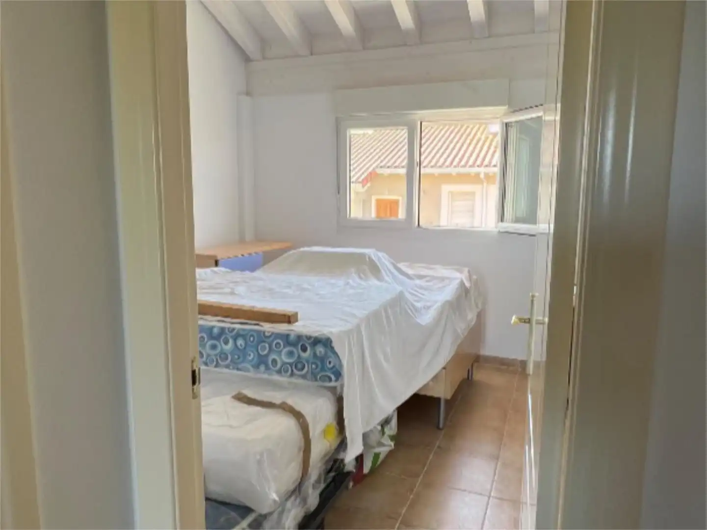 Wohnung zum Verkauf in Barrio Campo Juana, Galizano Schlafzimmer von Wohnung zum Verkauf in Ribamontán al Mar mit Heizung, Privatgarten und Terrasse