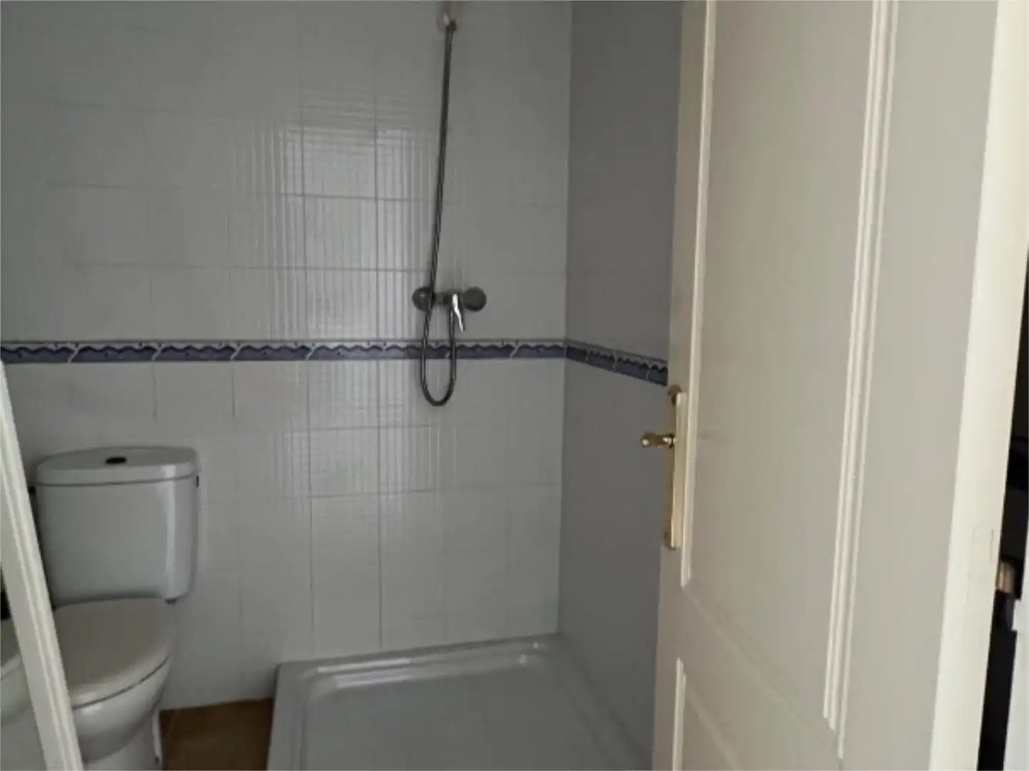 Wohnung zum Verkauf in Barrio Campo Juana, Galizano Badezimmer von Wohnung zum Verkauf in Ribamontán al Mar mit Heizung, Privatgarten und Terrasse