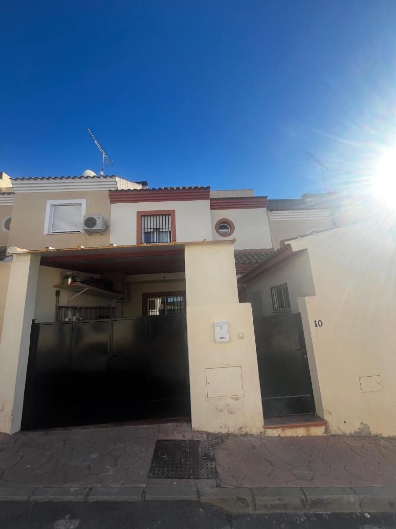 Exterior view of House or chalet for sale in Mollina  with Air Conditioner, Storage room and Furnished
