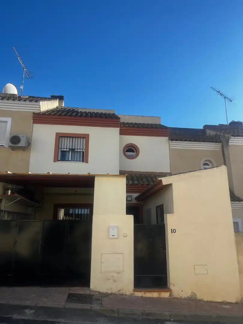 Vista exterior de Casa o xalet en venda en Mollina amb Aire condicionat, Traster i Moblat