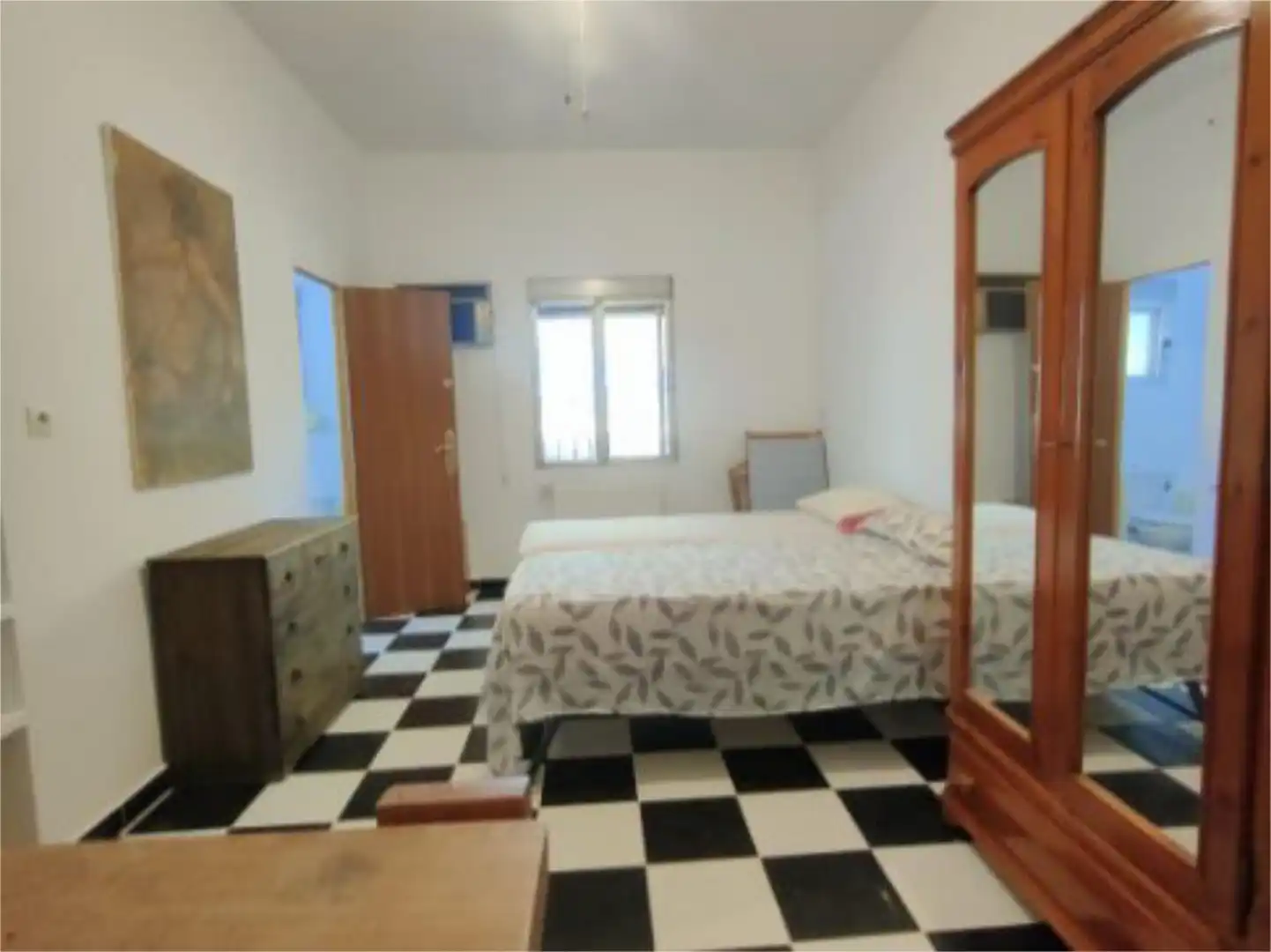 Piso en venta en Urbanización Santa Fé, 1, Carmona Habitación de Piso en venta en Carmona con Aire acondicionado, Calefacción y Jardín privado
