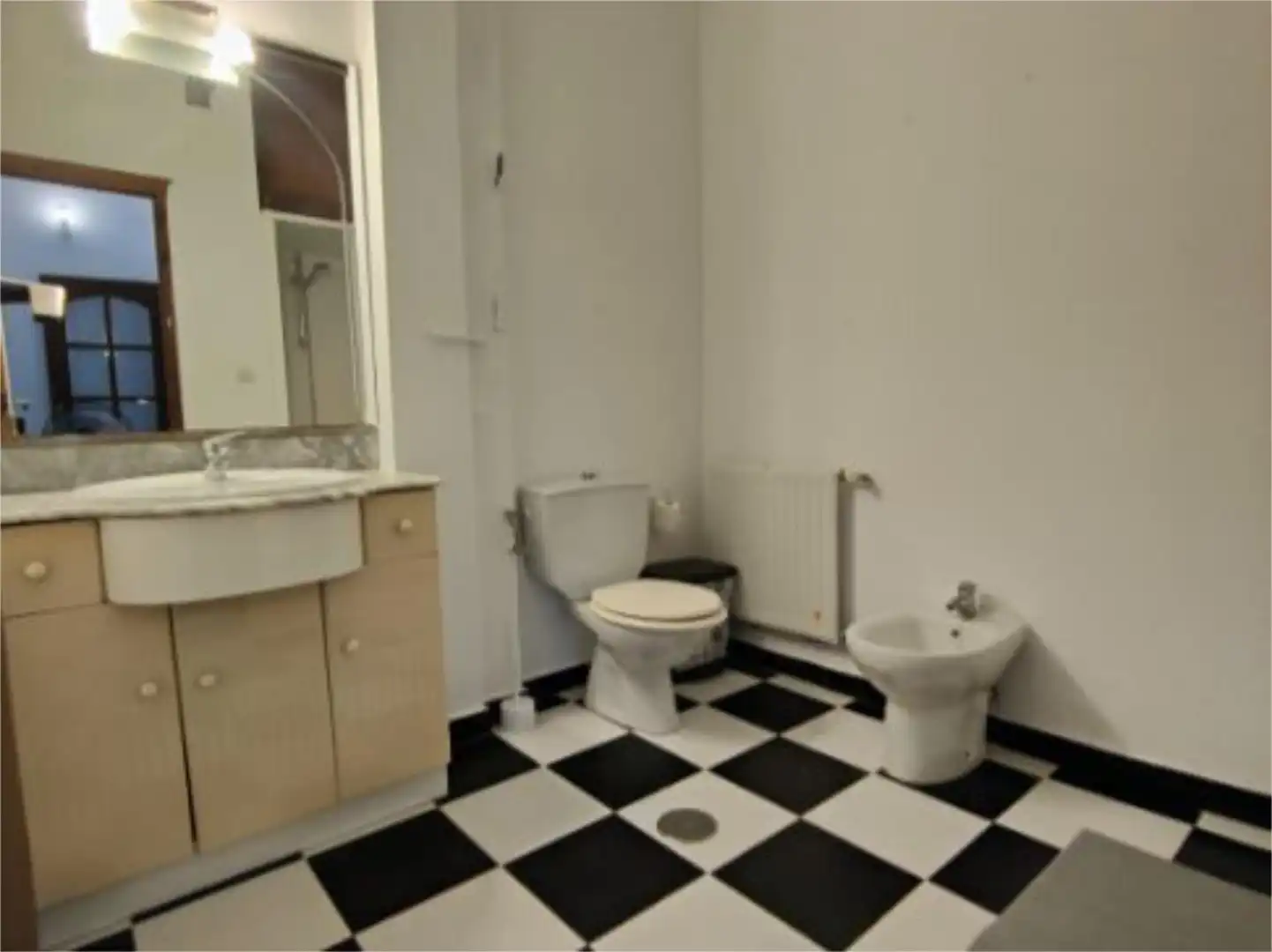 Piso en venta en Urbanización Santa Fé, 1, Carmona Baño de Piso en venta en Carmona con Aire acondicionado, Calefacción y Jardín privado