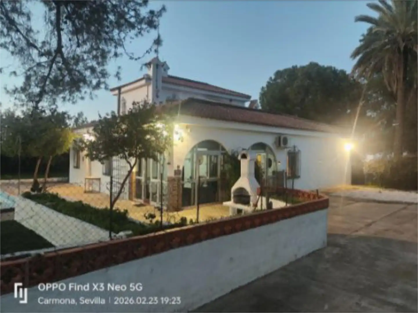 Piso en venta en Urbanización Santa Fé, 1, Carmona Vista exterior de Piso en venta en Carmona con Aire acondicionado, Calefacción y Jardín privado