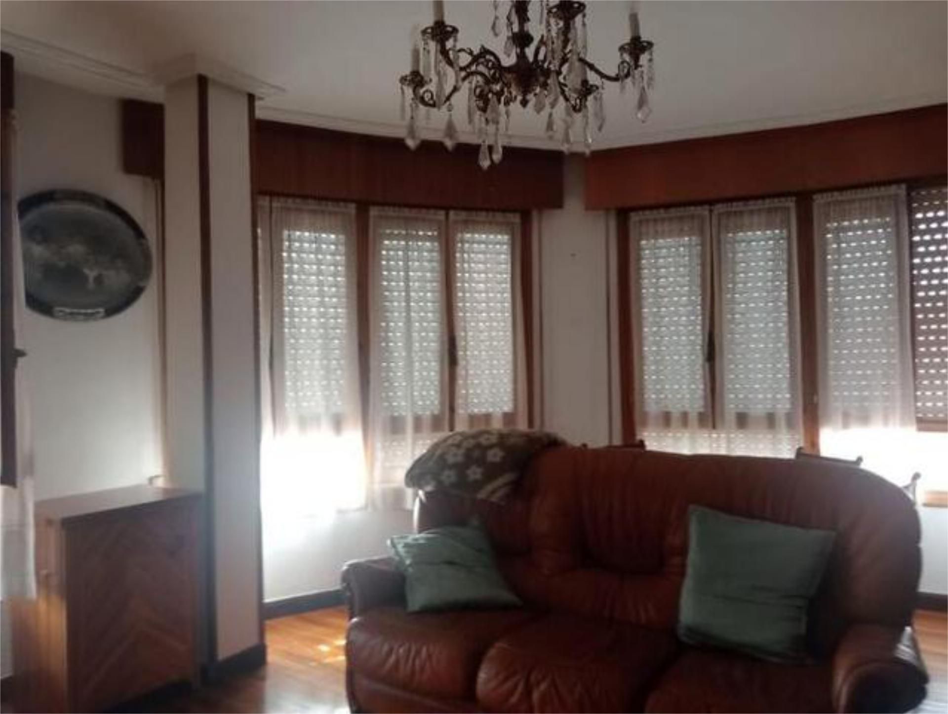 Sala d'estar de Pis de lloguer en Reinosa amb Calefacció
