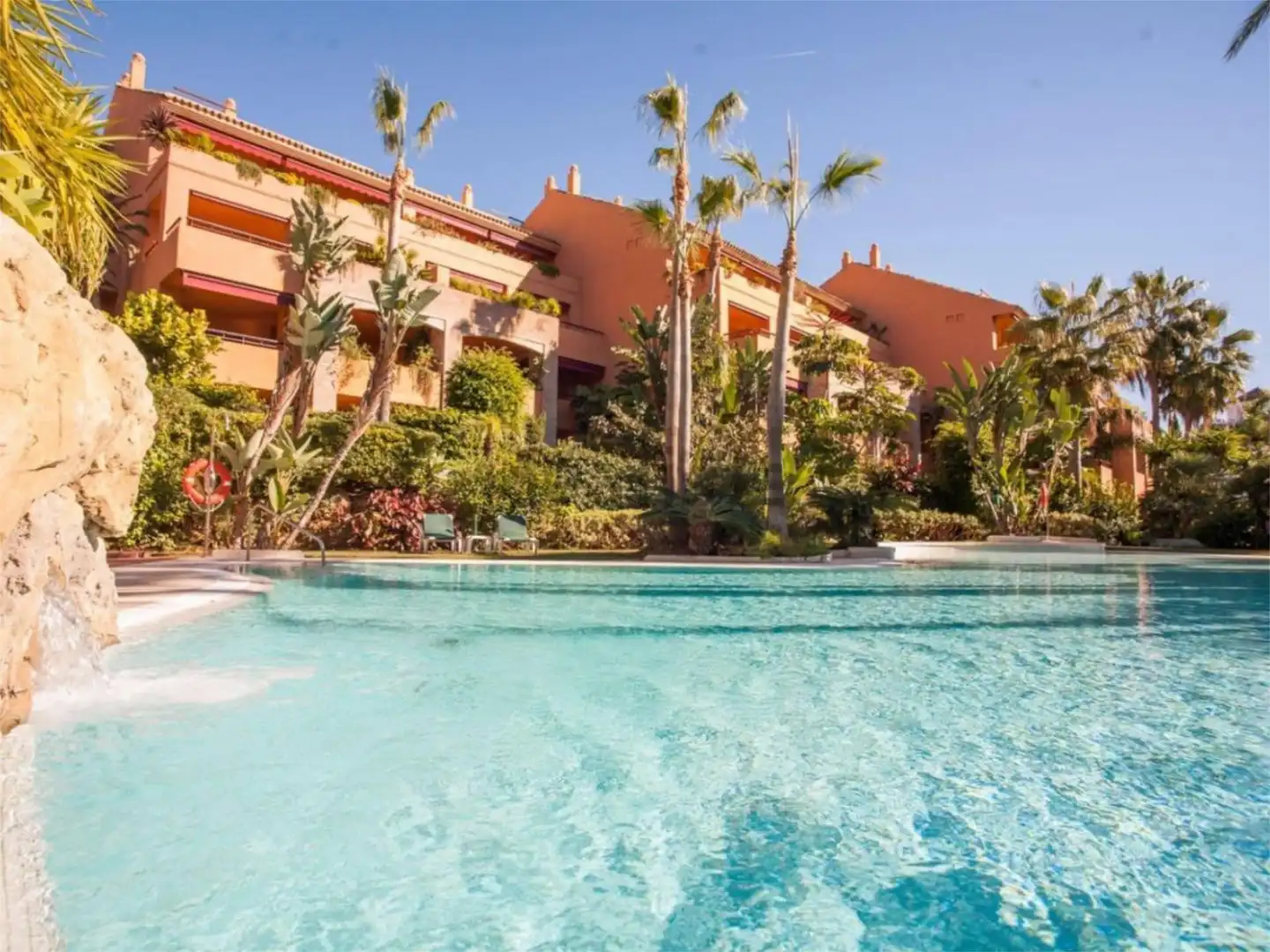 Flat for rent in Alameda de las Brisas, 6, Bahía de Marbella Exterior view of Flat for rent in Marbella with Air Conditioner, Terrace and Swimming Pool