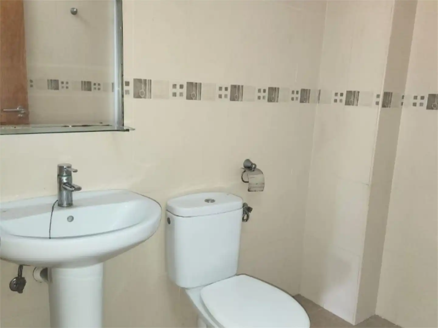 Casa adosada en venta en Camí de L'om Blanc, 90, Playa - Ben Afeli Baño de Casa adosada en venta en Almazora / Almassora con Aire acondicionado, Terraza y Piscina