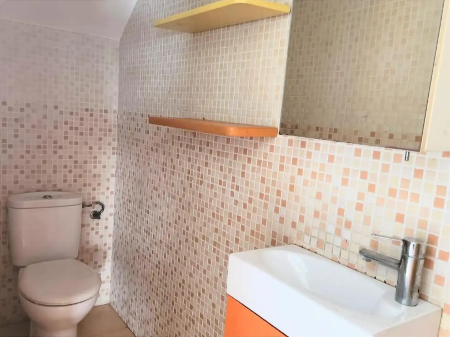 Casa adosada en venta en Camí de L'om Blanc, 90, Playa - Ben Afeli Baño de Casa adosada en venta en Almazora / Almassora con Aire acondicionado, Terraza y Piscina