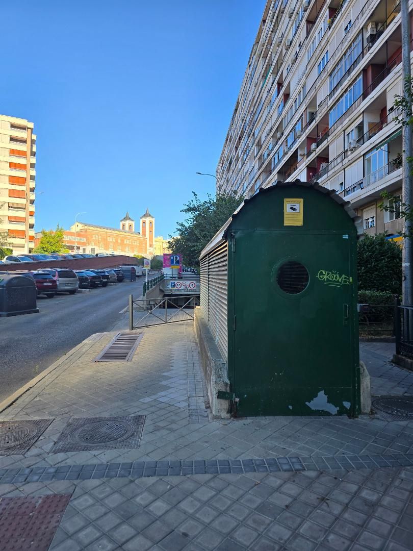 Exterior view of Garage for sale in  Madrid Capital