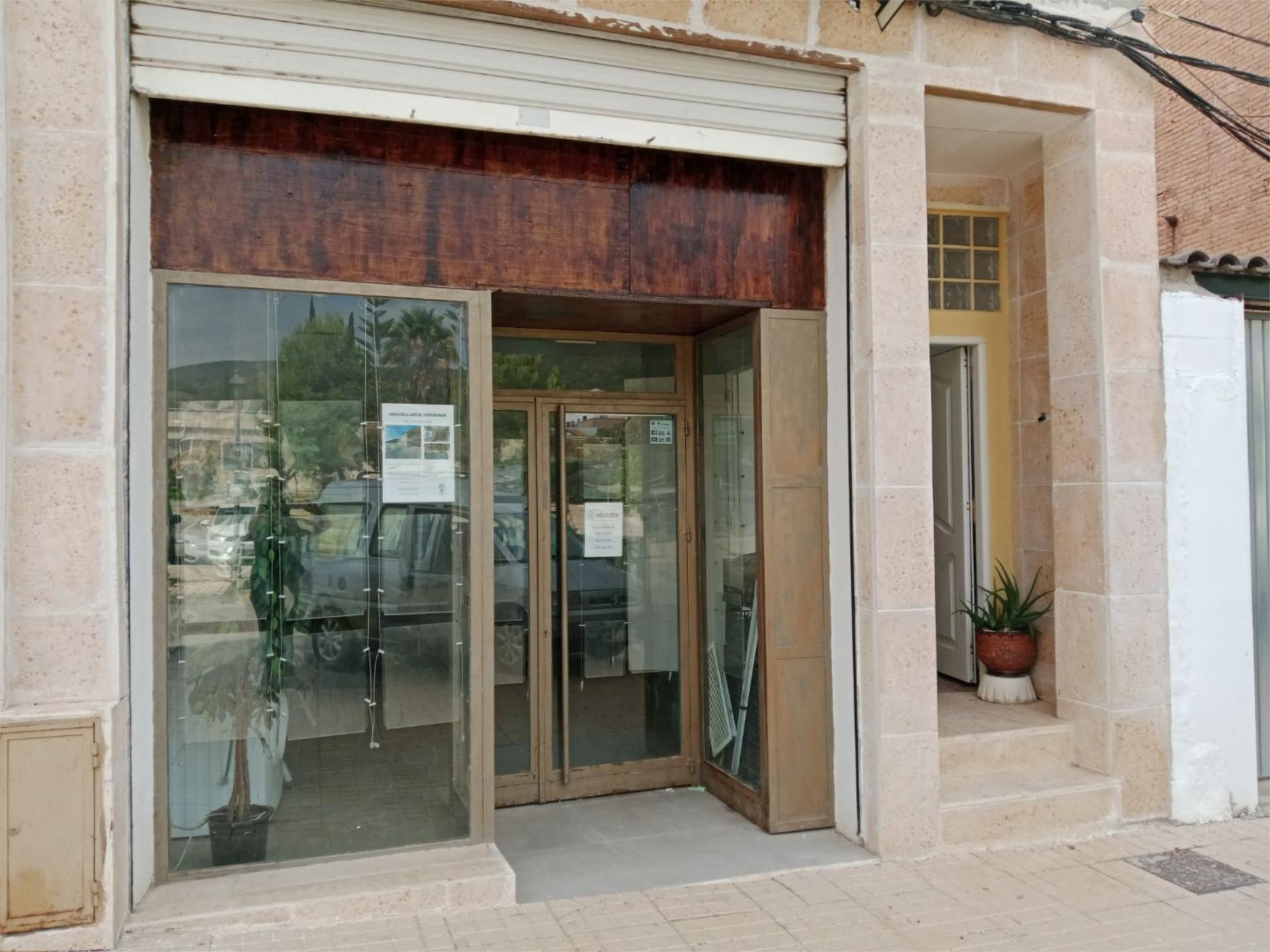 Local de alquiler en Losa del Obispo con Amueblado