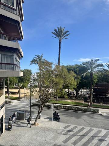 Piso en Venta en Avenida de Ramón y Cajal, 7 en Ensanche - Diputación