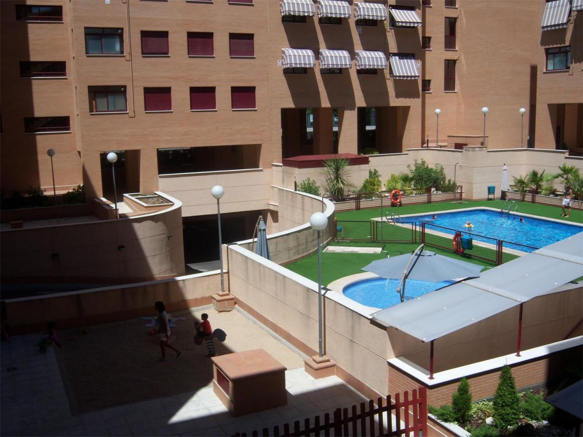 Piscina de Pis de lloguer en Alcobendas amb Aire condicionat, Calefacció i Jardí privat
