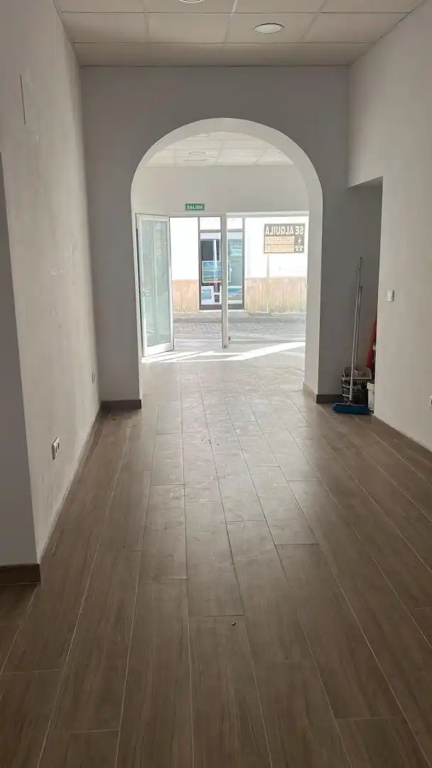 Commercial properties for rent in Rota