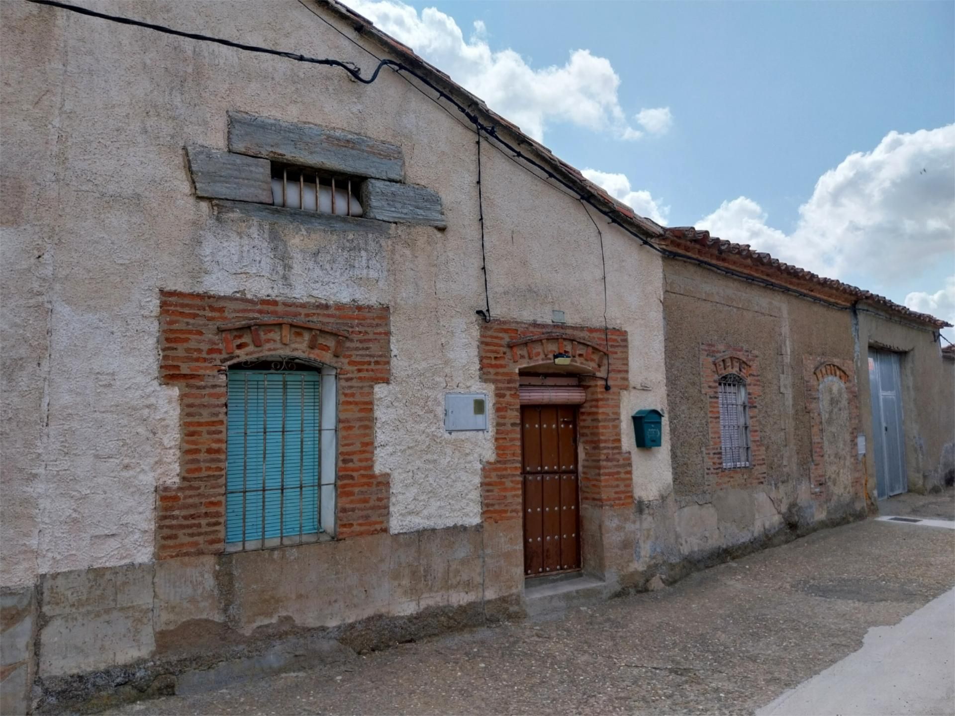 Vista exterior de Casa adosada en venda en Manganeses de la Lampreana