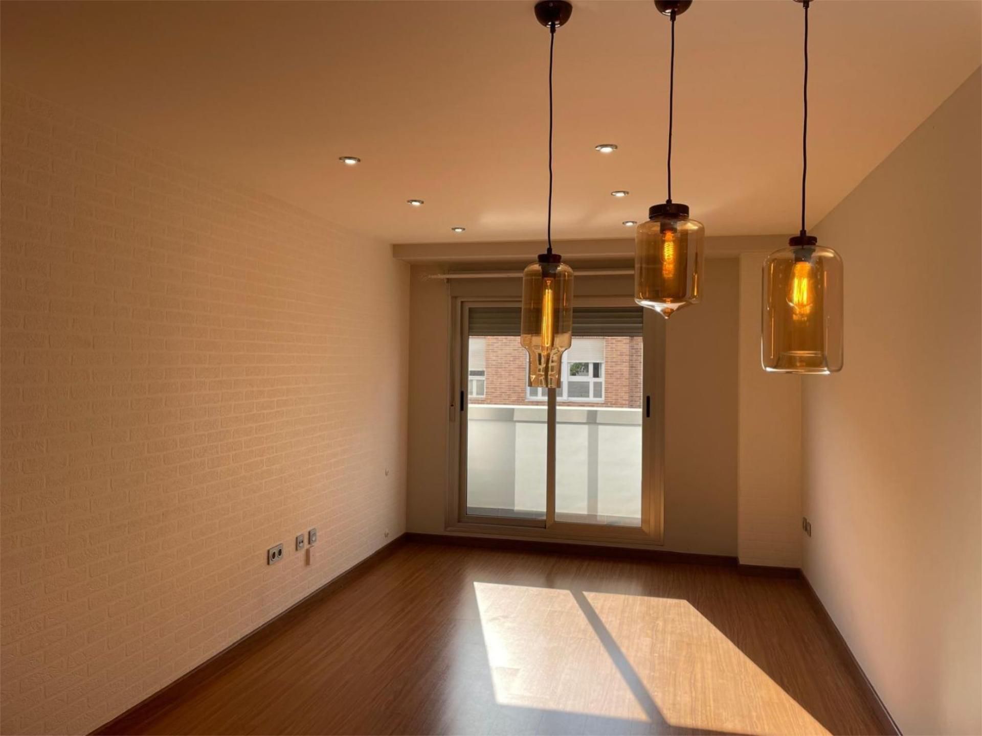 Sala de estar de Piso de alquiler en Mislata con Parquet, Trastero y Parking comunitario
