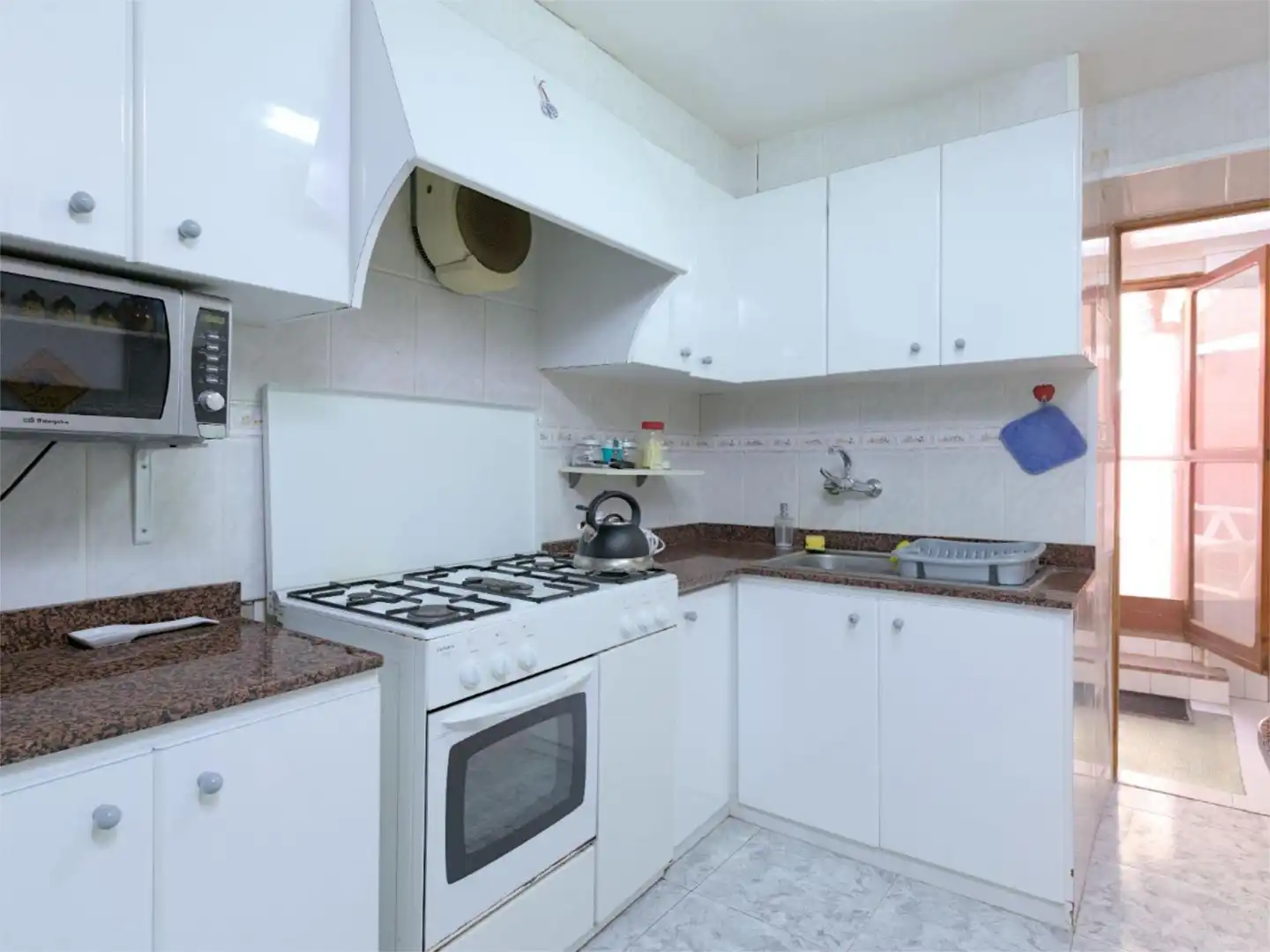 Kitchen of Apartments for share in Jijona / Xixona  with Air Conditioner and Furnished