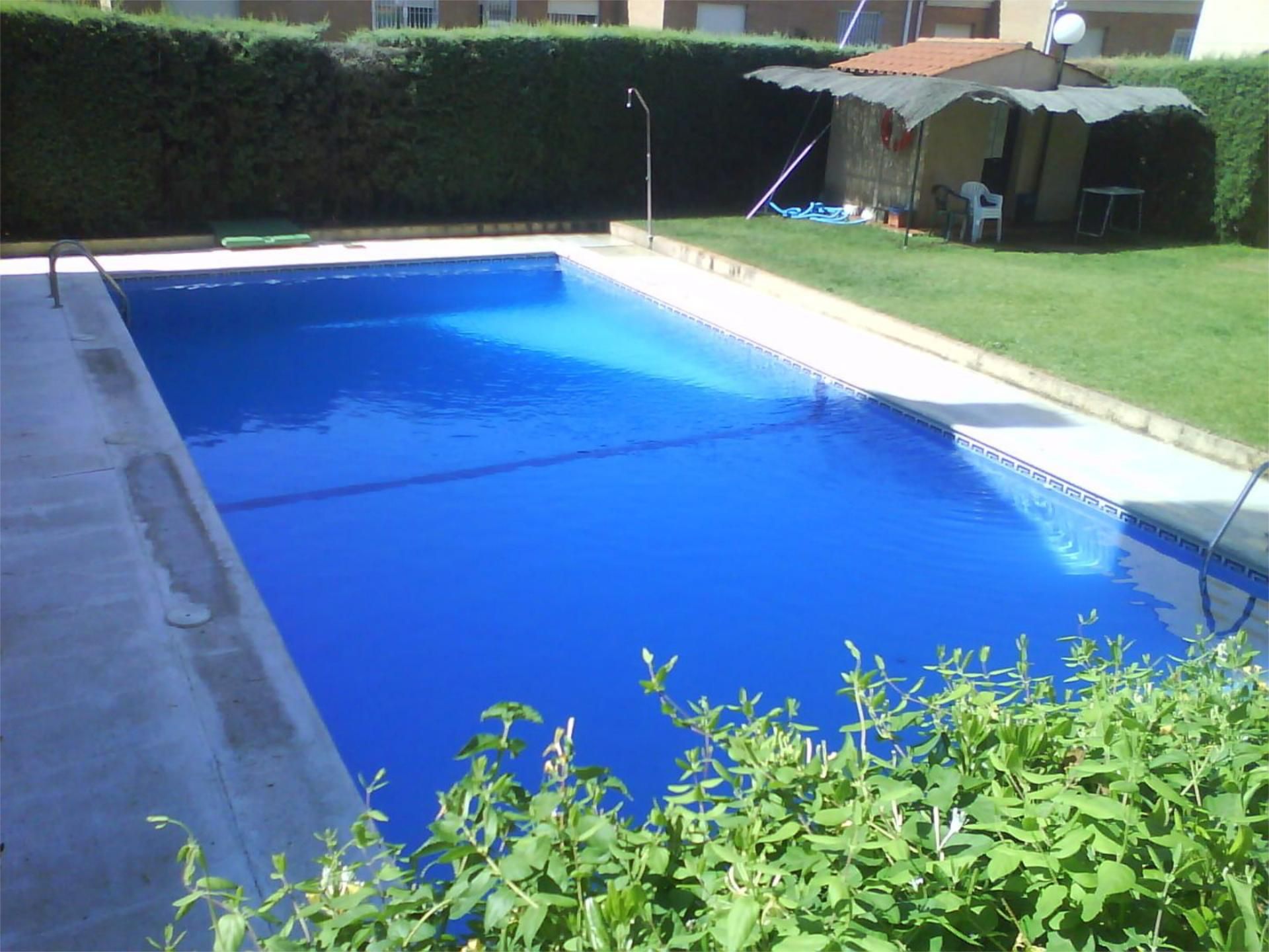 Swimming pool of Single-family semi-detached to rent in Badajoz Capital  with Air Conditioner, Heating and Private garden