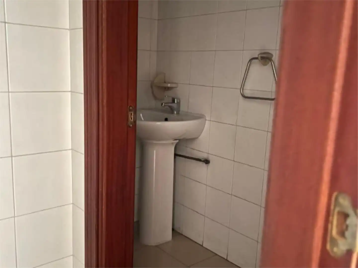 Local de alquiler en Calle de Álava, 41, Pumarín Baño de Local de alquiler en Gijón