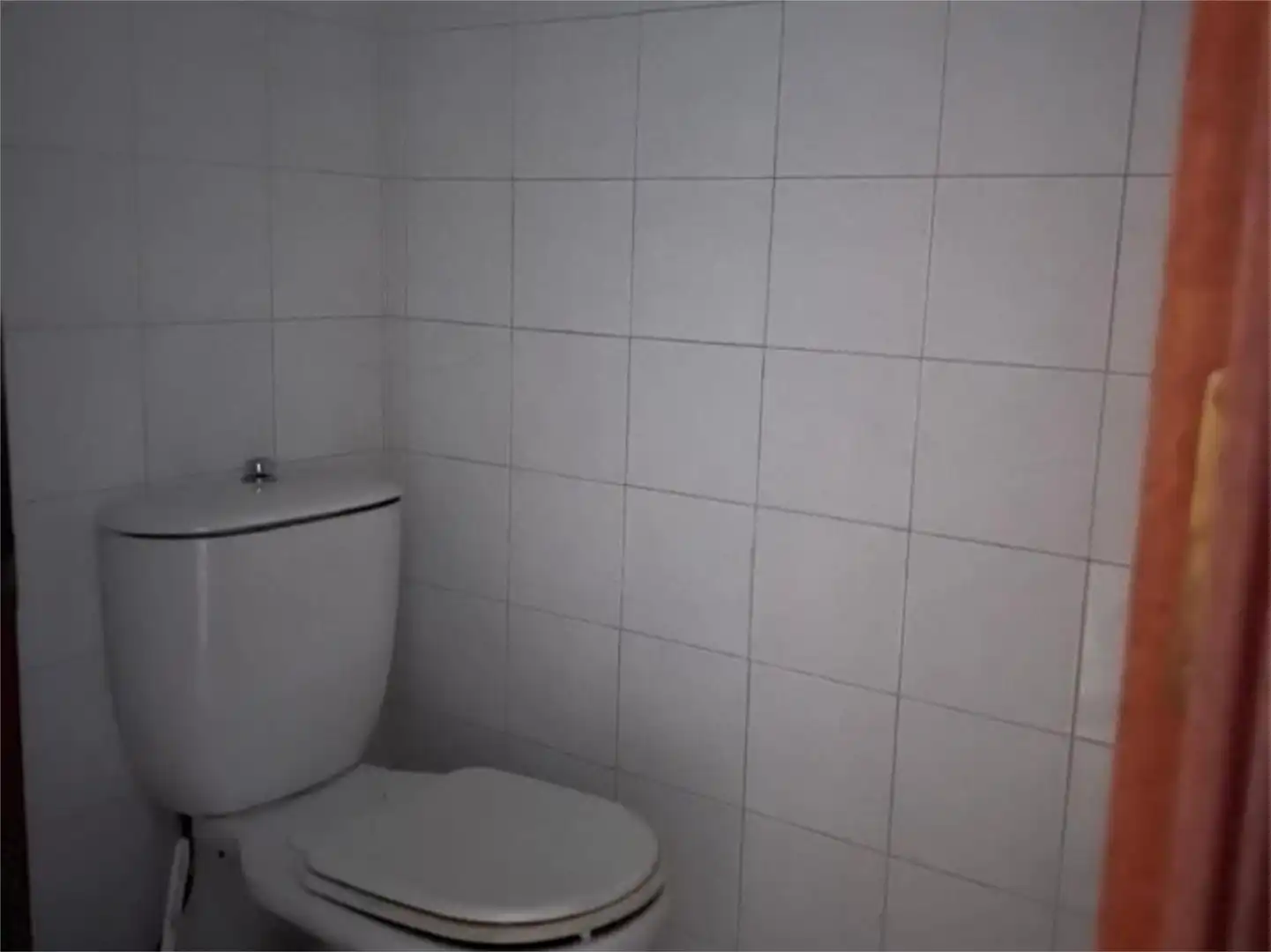 Local de alquiler en Calle de Álava, 41, Pumarín Baño de Local de alquiler en Gijón