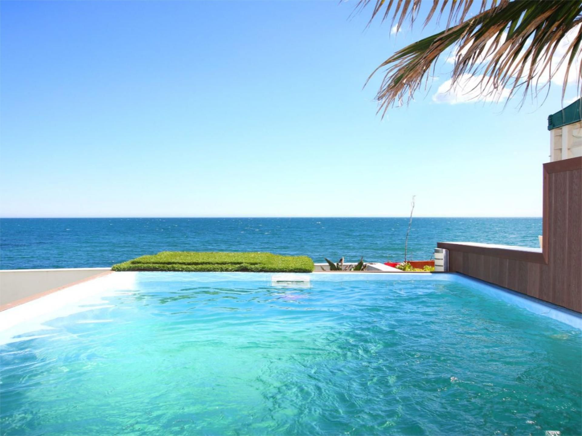 Swimming pool of Duplex for sale in Estepona  with Air Conditioner, Terrace and Swimming Pool
