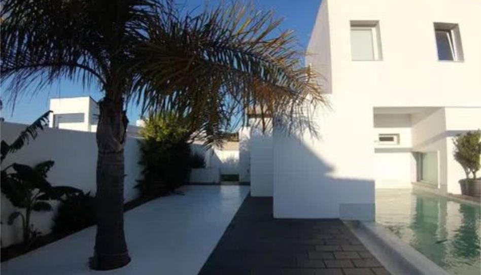 Casa o xalet de lloguer a Camino Bahía de Santoña, 11, Los Franceses – La Vega, Cádiz - imatge 1 Foto 1 de Casa o xalet de lloguer a Camino Bahía de Santoña, 11, Los Franceses – La Vega, Cádiz