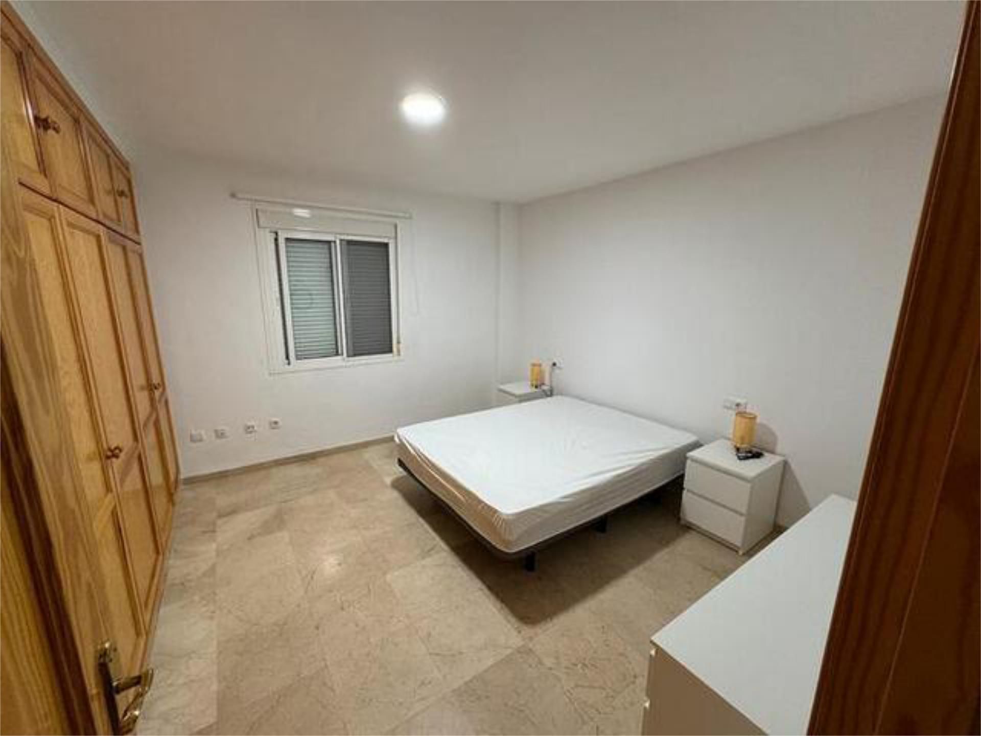 Habitación de Piso de alquiler en La Línea de la Concepción con Calefacción