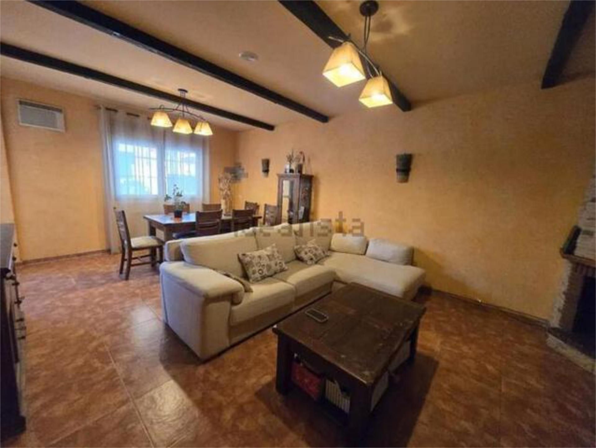 Sala d'estar de Casa adosada en venda en Ugena amb Piscina