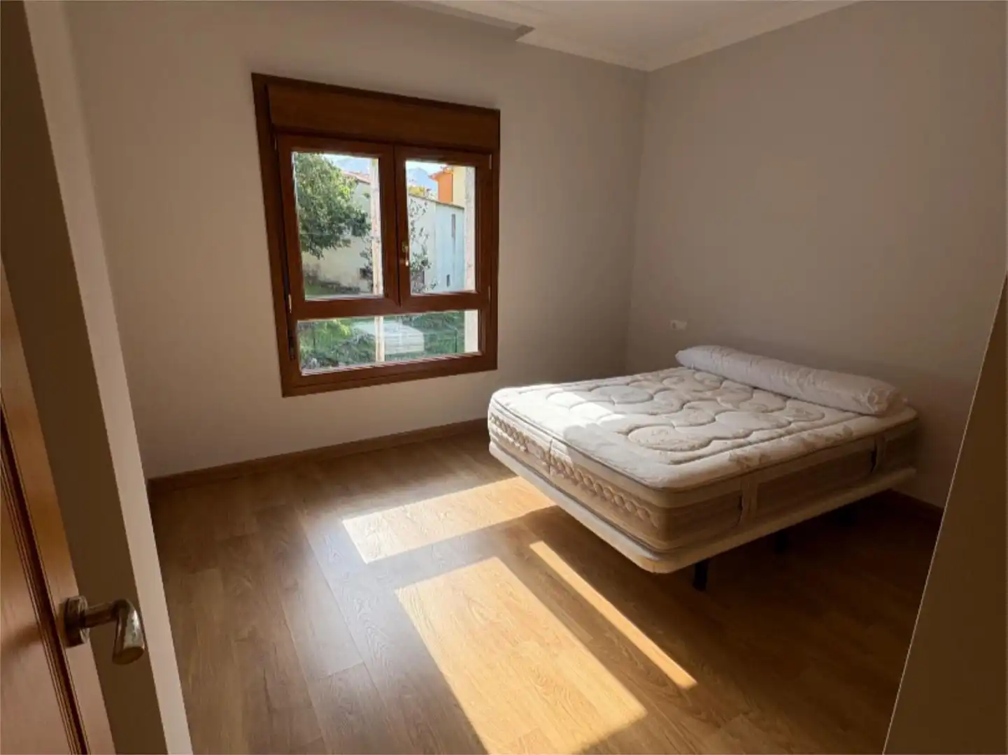 Bedroom of Flat for sale in Llanes  with Heating, Private garden and Parquet flooring