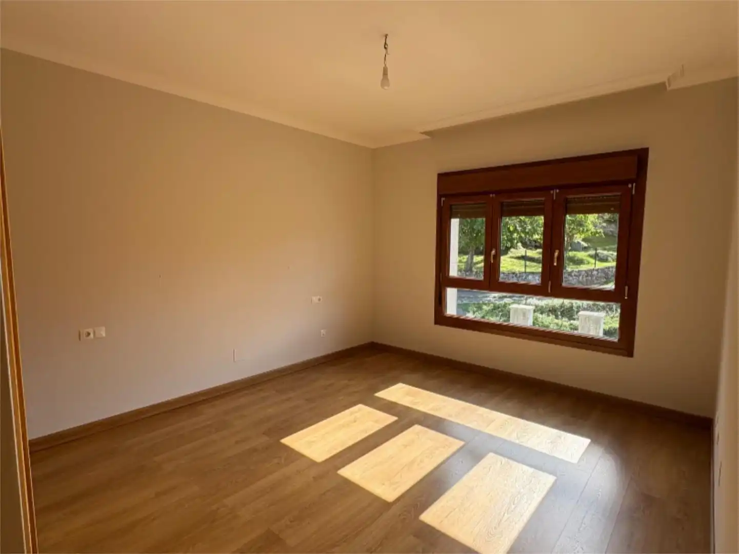 Bedroom of Flat for sale in Llanes  with Heating, Private garden and Parquet flooring