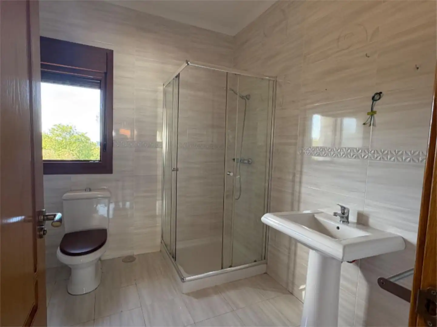 Bathroom of Flat for sale in Llanes  with Heating, Private garden and Parquet flooring