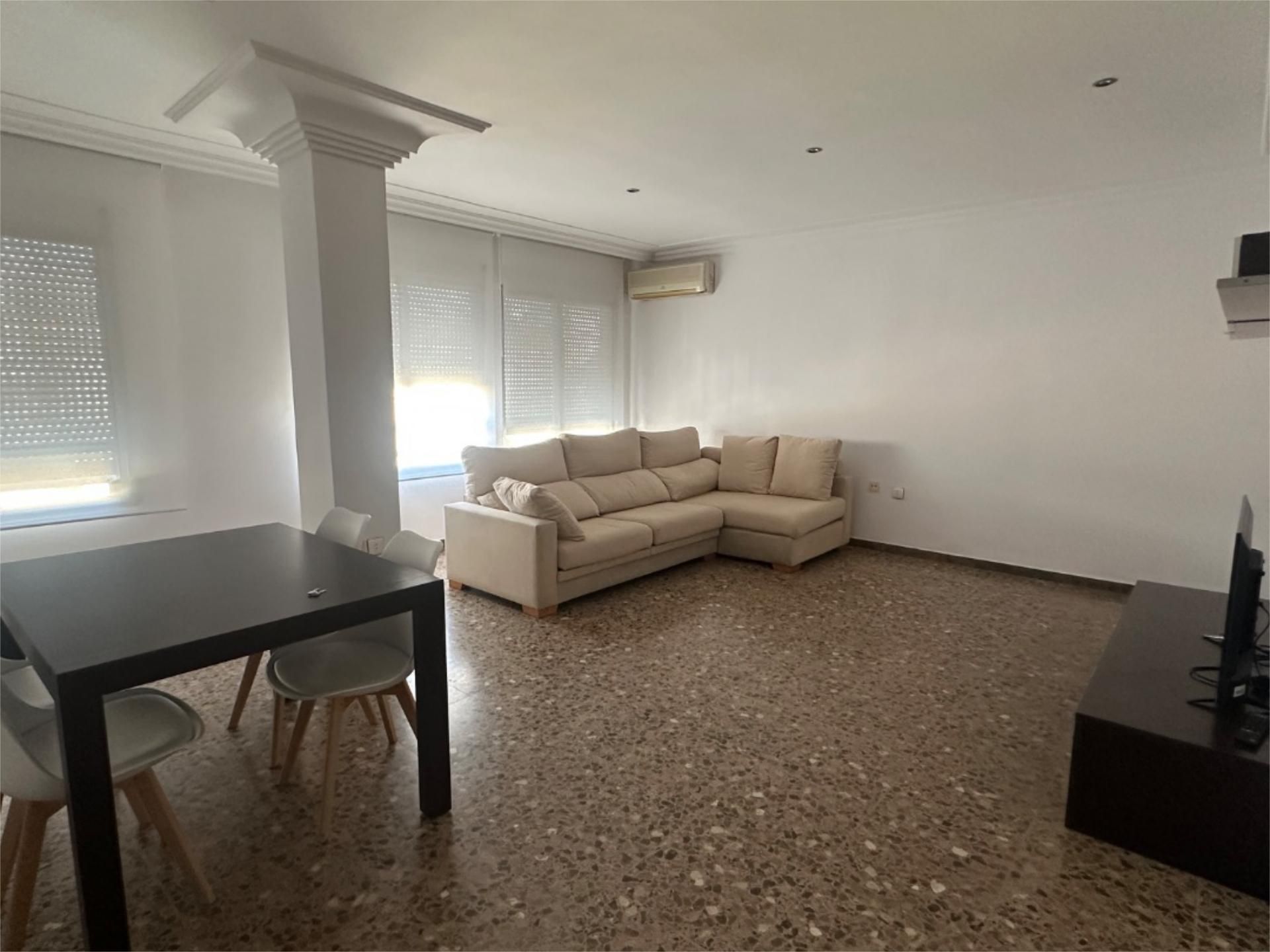 Sala de estar de Piso de alquiler en La Vall d'Uixó con Aire acondicionado y Amueblado
