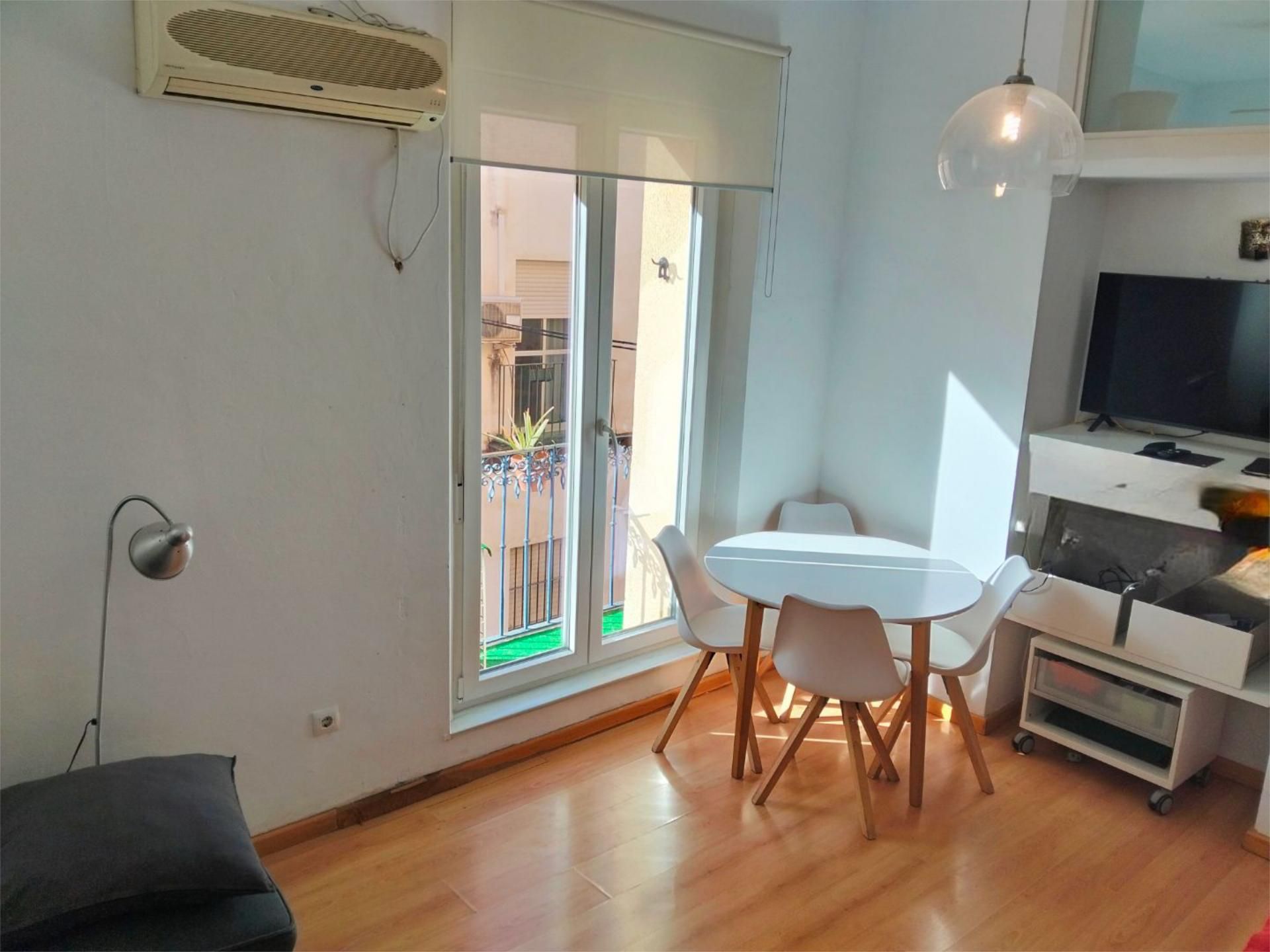 Habitación de Piso en venta en  Sevilla Capital con Aire acondicionado y Balcón
