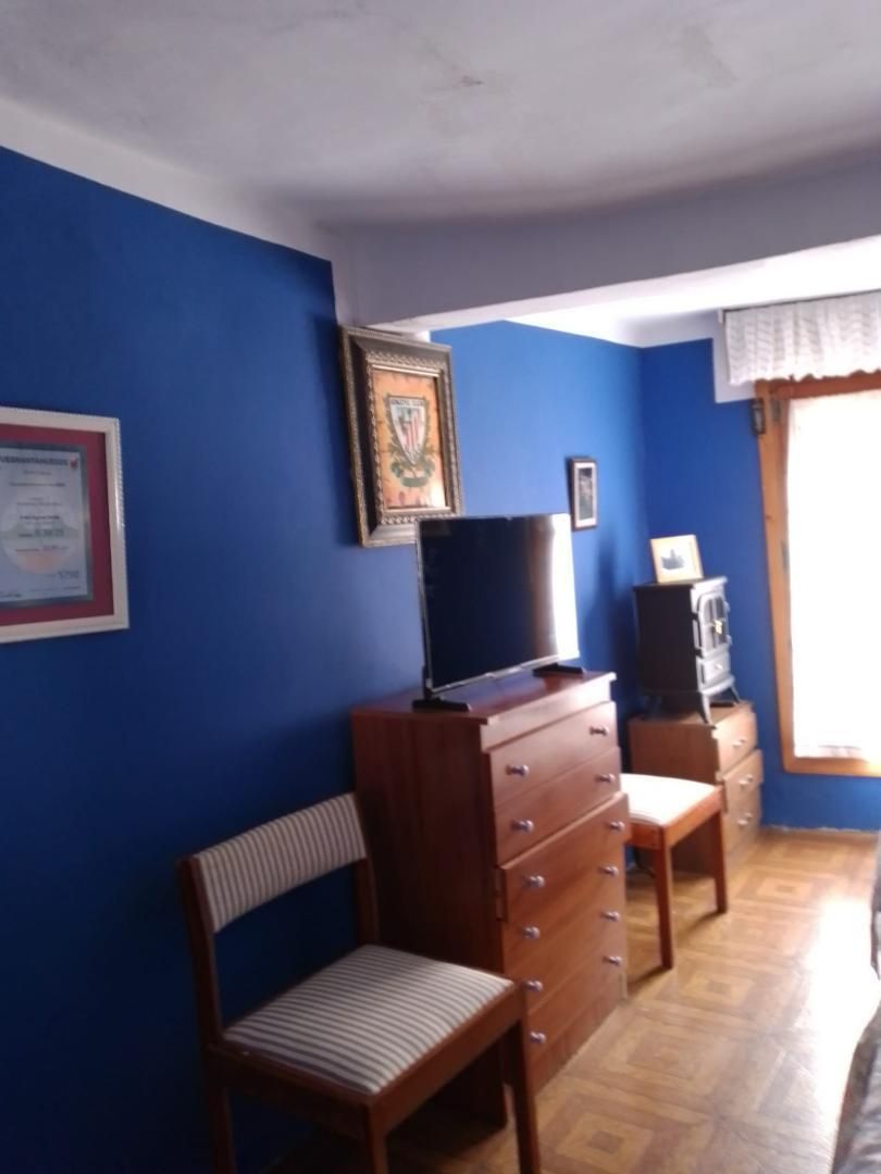 Dormitori de Casa adosada en venda en Poza de la Sal amb Calefacció, Parquet i Moblat