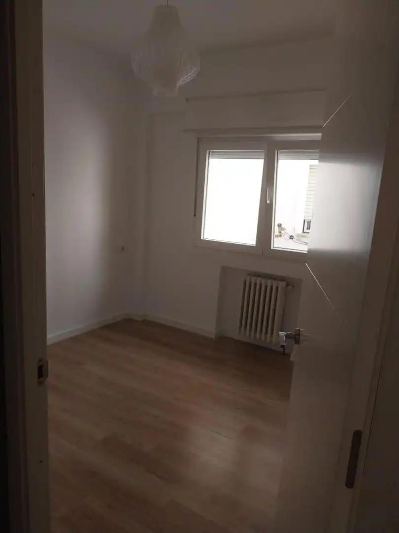 Schlafzimmer von Wohnung zur untervermieten in Ponferrada mit Heizung, Parkett und Abstellraum