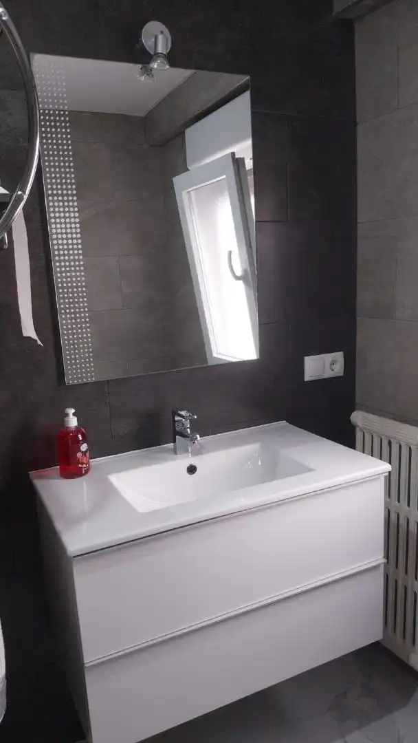 Badezimmer von Wohnung zur untervermieten in Ponferrada mit Heizung, Parkett und Abstellraum