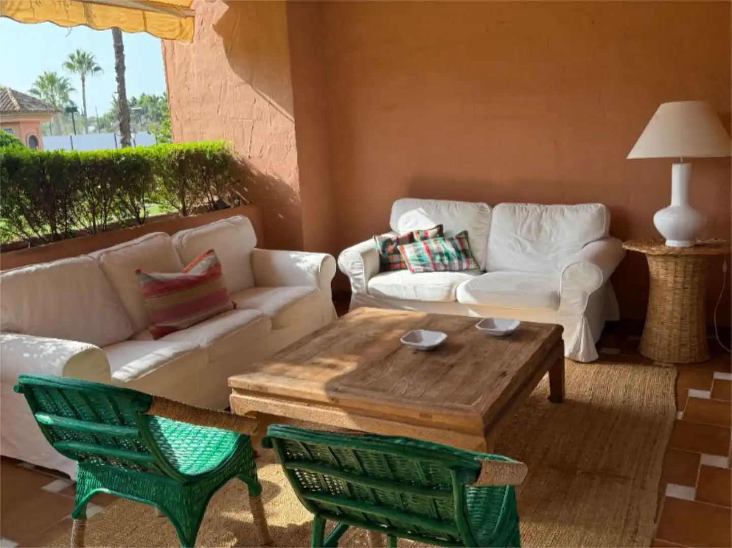 Jardín de Piso de alquiler en Estepona con Aire acondicionado, Calefacción y Terraza